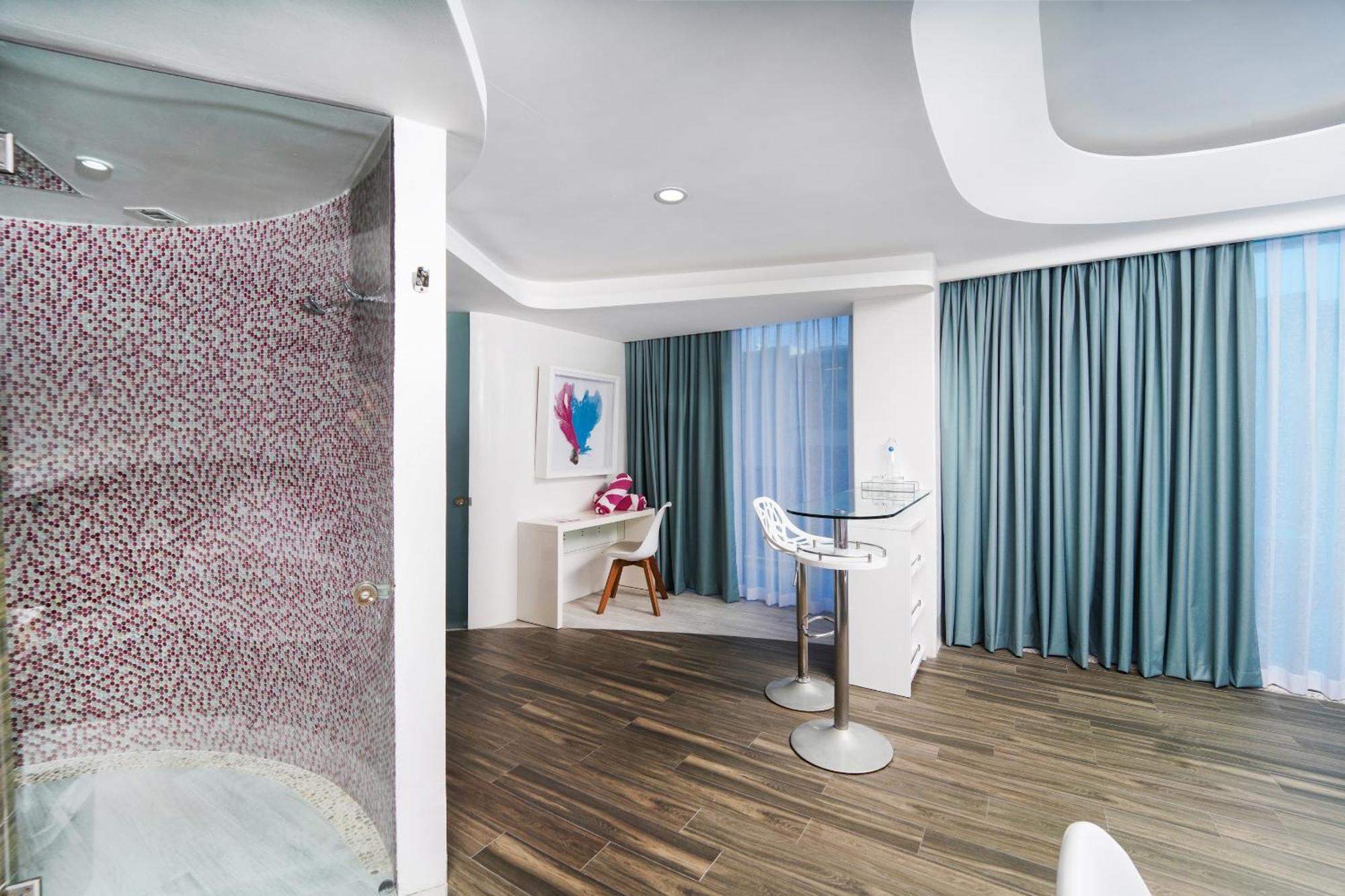 The Carmen Hotel - Ocean Front (Adults Only) Playa del Carmen Rum bild